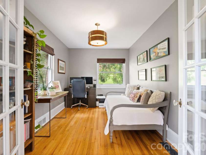 348 Beaucatcher Road, Asheville, NC 28805.  MLS# CAR4420417, YatesRealty ID 49161. 