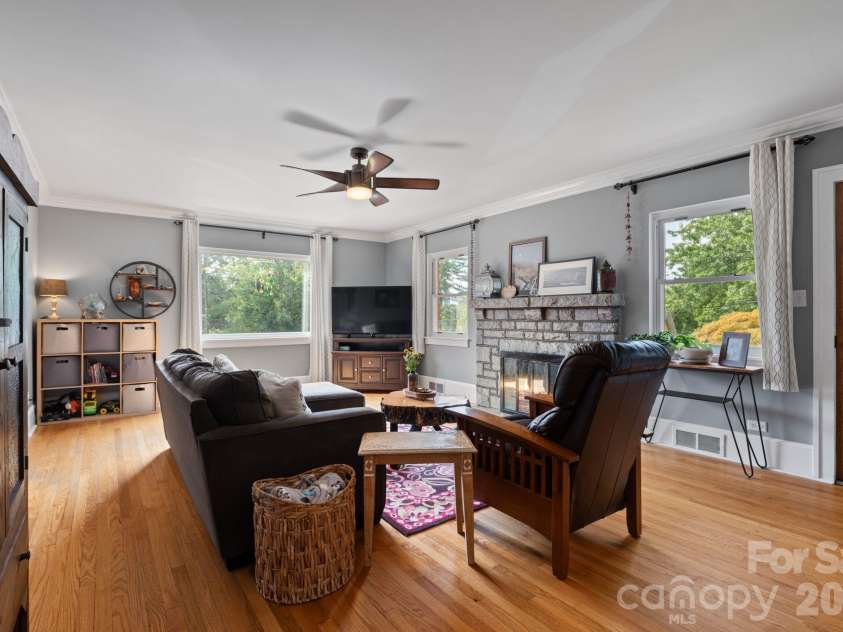 348 Beaucatcher Road, Asheville, NC 28805.  MLS# CAR4420417, YatesRealty ID 49161. 