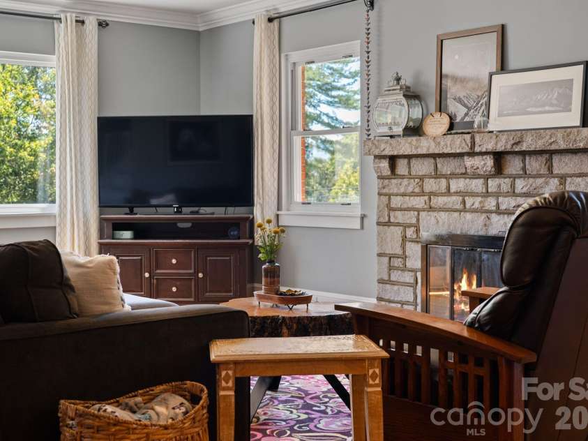 348 Beaucatcher Road, Asheville, NC 28805.  MLS# CAR4420417, YatesRealty ID 49161. 