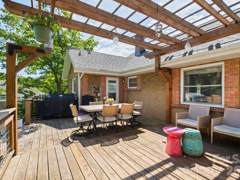 348 Beaucatcher Road, Asheville, NC 28805.  MLS# CAR4420417, YatesRealty ID 49161. 
