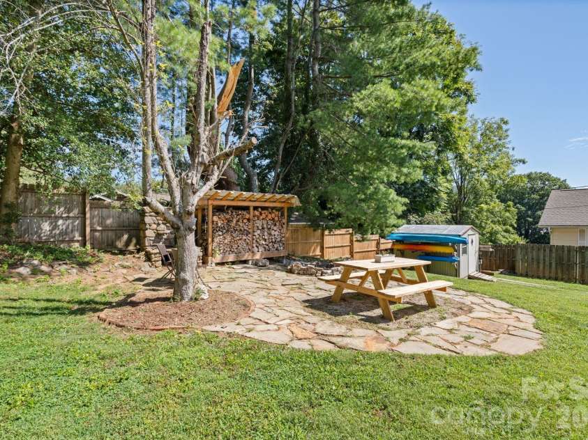 348 Beaucatcher Road, Asheville, NC 28805.  MLS# CAR4420417, YatesRealty ID 49161. 