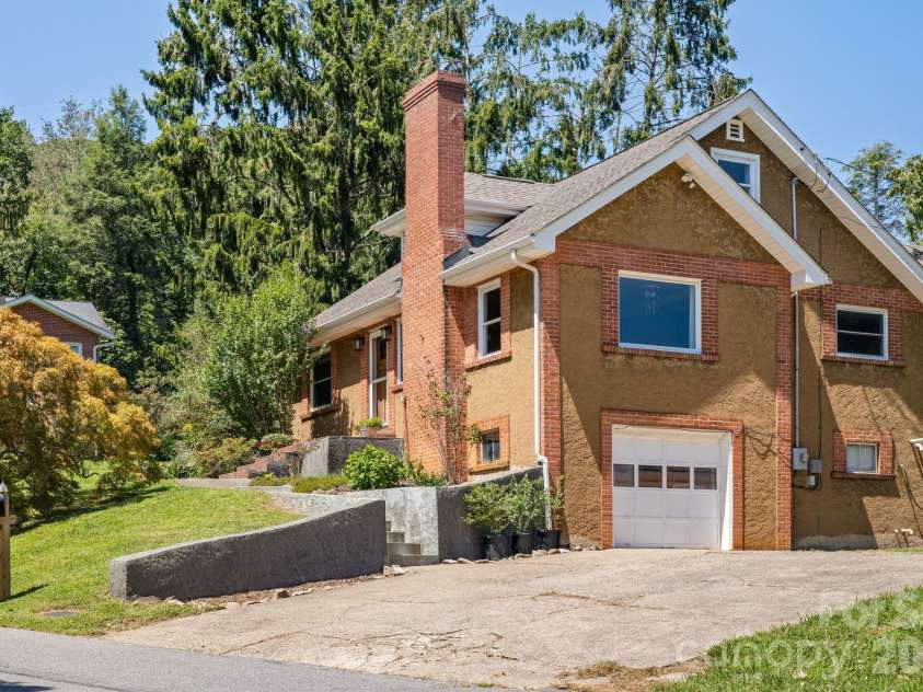 348 Beaucatcher Road, Asheville, NC 28805.  MLS# CAR4420417, YatesRealty ID 49161. 