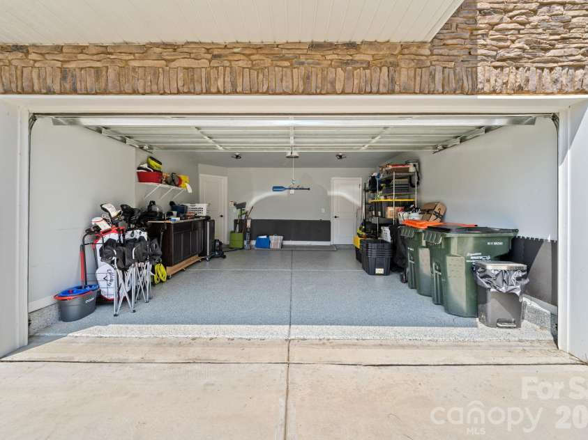 435 Lahinch Drive, Tega Cay, SC 29708.  MLS# CAR4422014, YatesRealty ID 49162. Large 2 car garage