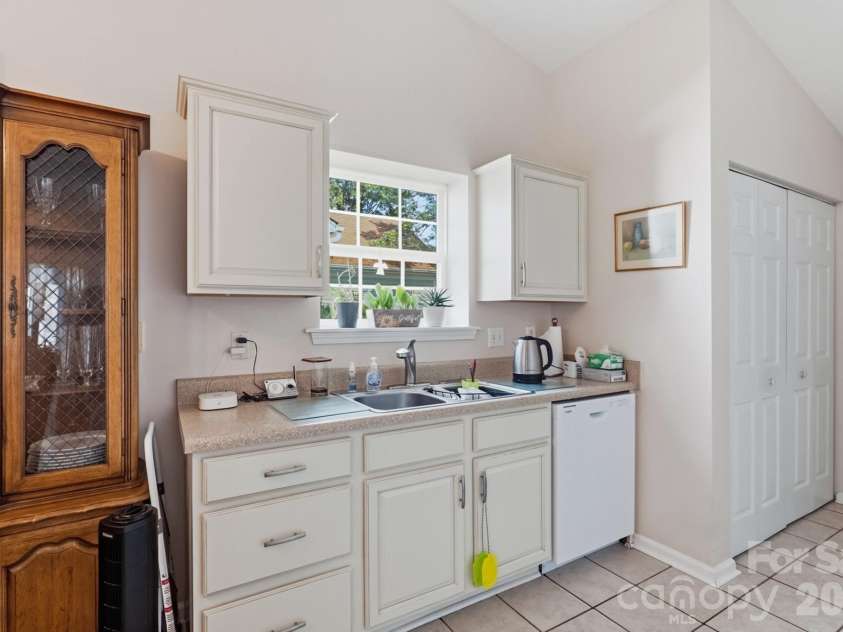 12714 Cedar Crossings Drive, Charlotte, NC 28273.  MLS# CAR4419856, YatesRealty ID 49164. 