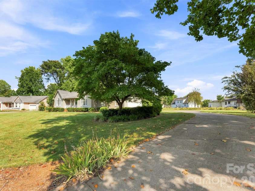 108 Shade Tree Court, Gastonia, NC 28056.  MLS# CAR4421333, YatesRealty ID 49166. 