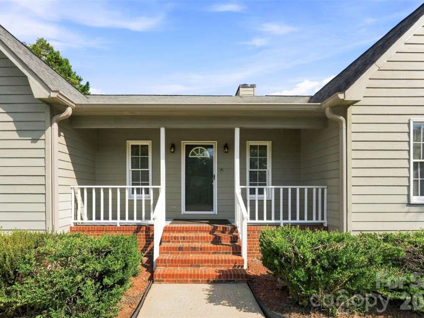 108 Shade Tree Court, Gastonia, NC 28056.  MLS# CAR4421333, YatesRealty ID 49166. 