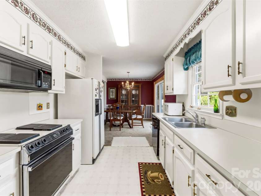 108 Shade Tree Court, Gastonia, NC 28056.  MLS# CAR4421333, YatesRealty ID 49166. 