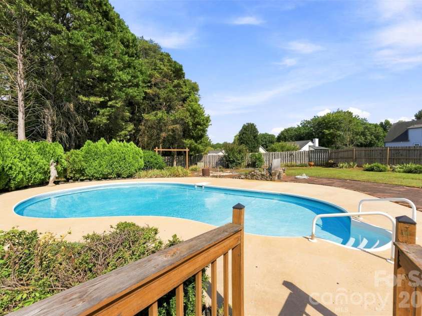 108 Shade Tree Court, Gastonia, NC 28056.  MLS# CAR4421333, YatesRealty ID 49166. 