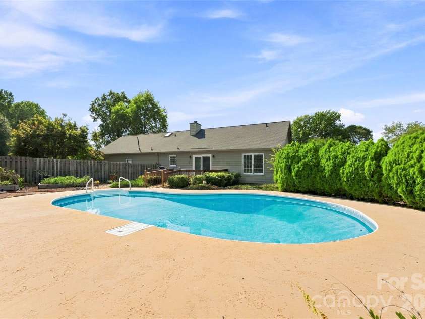 108 Shade Tree Court, Gastonia, NC 28056.  MLS# CAR4421333, YatesRealty ID 49166. 