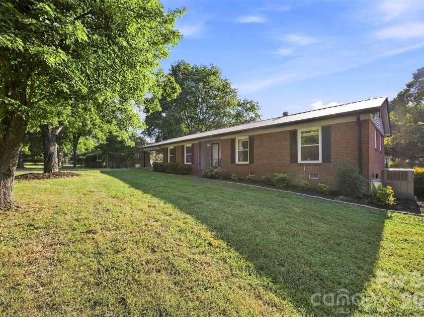 2061 Somerdale Road, Rock Hill, SC 29732.  MLS# CAR4421356, YatesRealty ID 49169. 