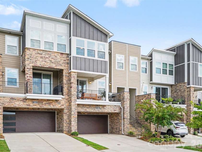 1814 Unison Drive, Charlotte, NC 28262.  MLS# CAR4420155, YatesRealty ID 49170. 