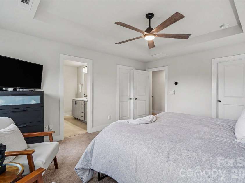 1814 Unison Drive, Charlotte, NC 28262.  MLS# CAR4420155, YatesRealty ID 49170. 