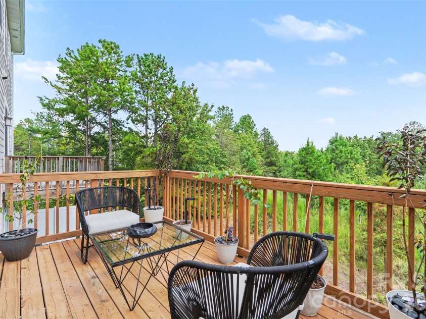 1814 Unison Drive, Charlotte, NC 28262.  MLS# CAR4420155, YatesRealty ID 49170. 