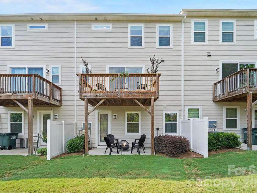 1814 Unison Drive, Charlotte, NC 28262.  MLS# CAR4420155, YatesRealty ID 49170. 