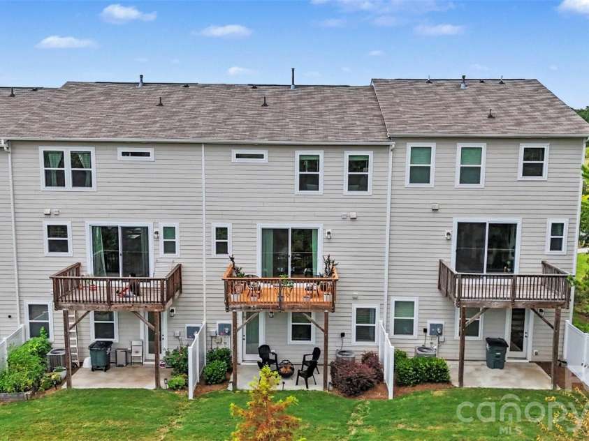 1814 Unison Drive, Charlotte, NC 28262.  MLS# CAR4420155, YatesRealty ID 49170. 