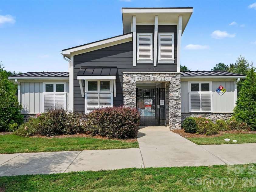 1814 Unison Drive, Charlotte, NC 28262.  MLS# CAR4420155, YatesRealty ID 49170. 