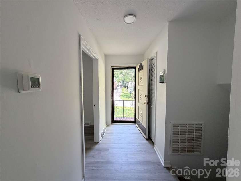 931 Pineborough Road, Charlotte, NC 28212.  MLS# CAR4413634, YatesRealty ID 49171. 