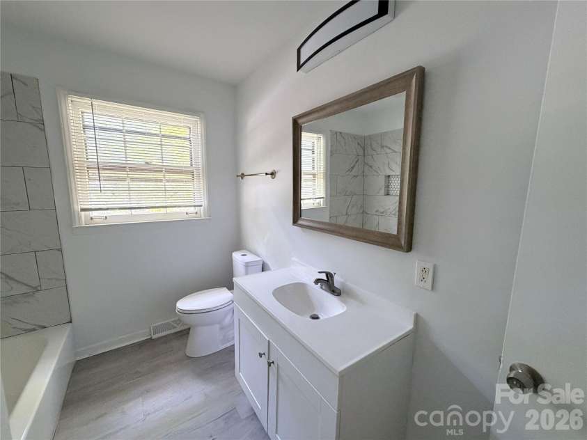 931 Pineborough Road, Charlotte, NC 28212.  MLS# CAR4413634, YatesRealty ID 49171. 