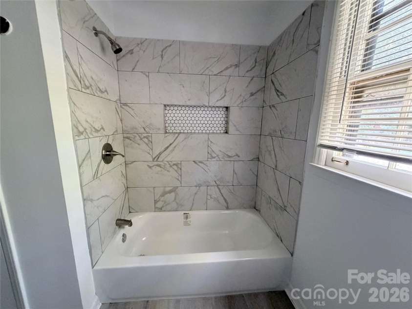 931 Pineborough Road, Charlotte, NC 28212.  MLS# CAR4413634, YatesRealty ID 49171. 