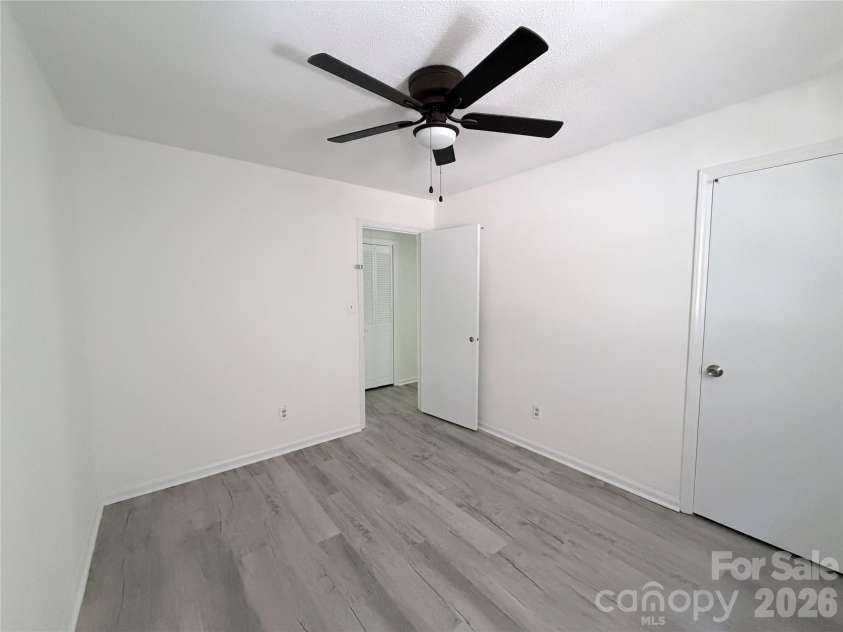 931 Pineborough Road, Charlotte, NC 28212.  MLS# CAR4413634, YatesRealty ID 49171. 