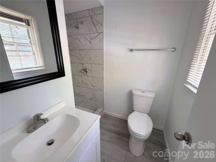 931 Pineborough Road, Charlotte, NC 28212.  MLS# CAR4413634, YatesRealty ID 49171. 
