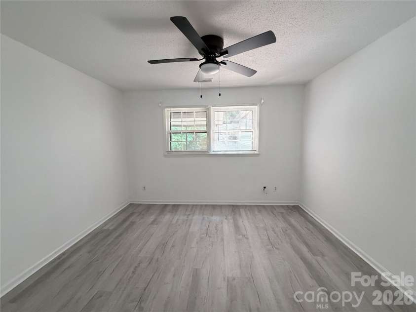 931 Pineborough Road, Charlotte, NC 28212.  MLS# CAR4413634, YatesRealty ID 49171. 
