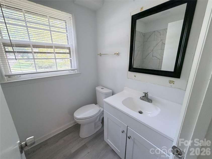 931 Pineborough Road, Charlotte, NC 28212.  MLS# CAR4413634, YatesRealty ID 49171. 