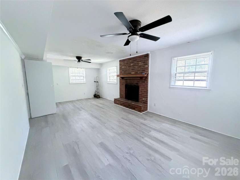 931 Pineborough Road, Charlotte, NC 28212.  MLS# CAR4413634, YatesRealty ID 49171. 