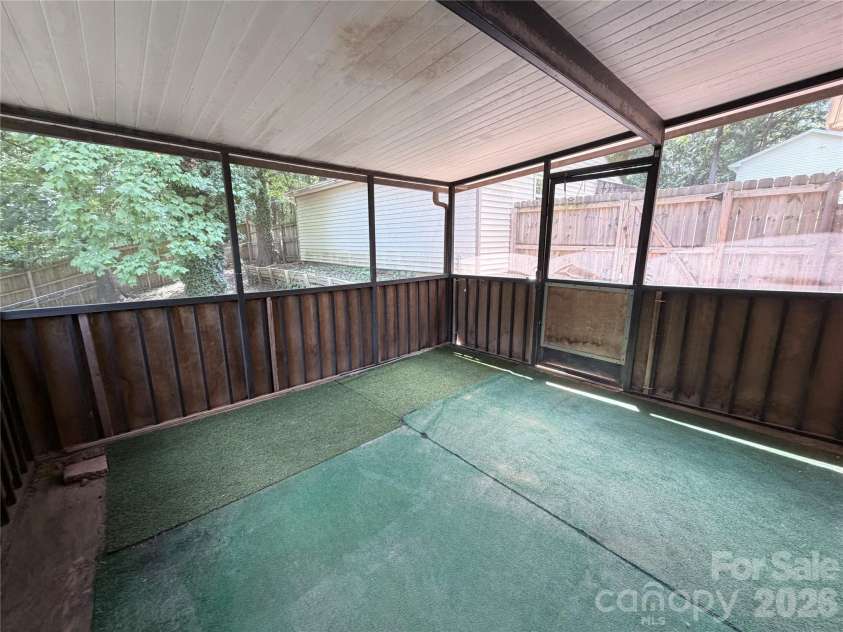 931 Pineborough Road, Charlotte, NC 28212.  MLS# CAR4413634, YatesRealty ID 49171. 