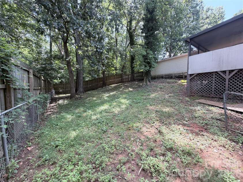931 Pineborough Road, Charlotte, NC 28212.  MLS# CAR4413634, YatesRealty ID 49171. 