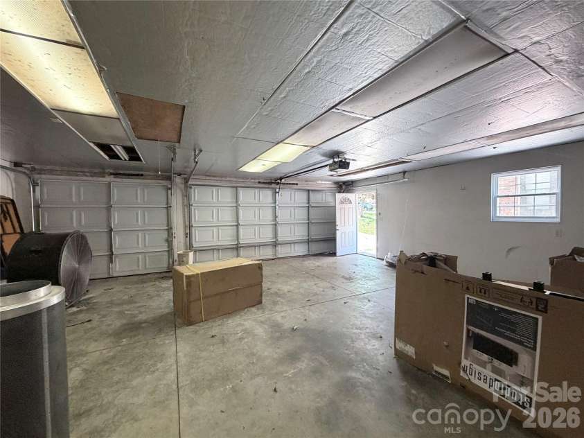 931 Pineborough Road, Charlotte, NC 28212.  MLS# CAR4413634, YatesRealty ID 49171. 