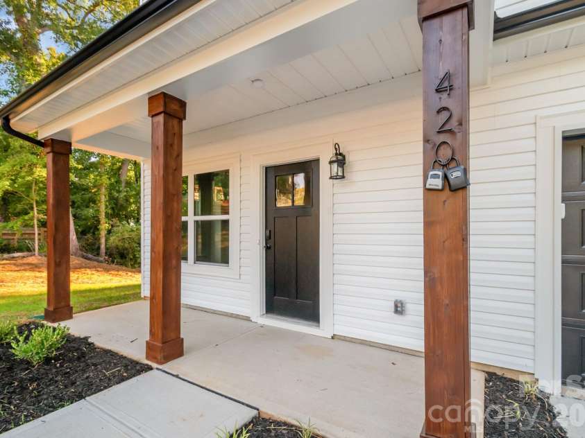 420 Killian Avenue, Mount Holly, NC 28120.  MLS# CAR4422139, YatesRealty ID 49174. 