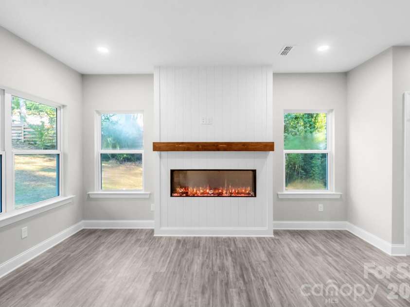 420 Killian Avenue, Mount Holly, NC 28120.  MLS# CAR4422139, YatesRealty ID 49174. 