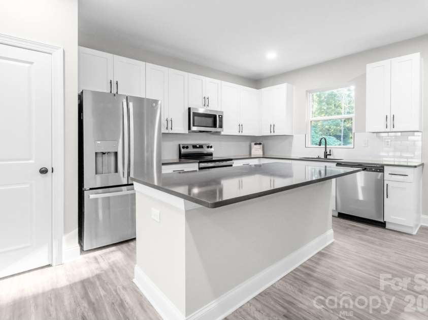 420 Killian Avenue, Mount Holly, NC 28120.  MLS# CAR4422139, YatesRealty ID 49174. 
