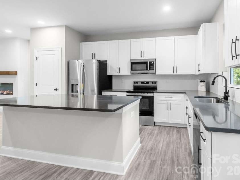420 Killian Avenue, Mount Holly, NC 28120.  MLS# CAR4422139, YatesRealty ID 49174. 