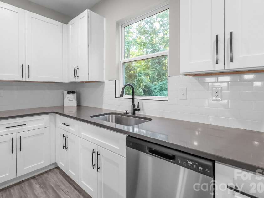 420 Killian Avenue, Mount Holly, NC 28120.  MLS# CAR4422139, YatesRealty ID 49174. 