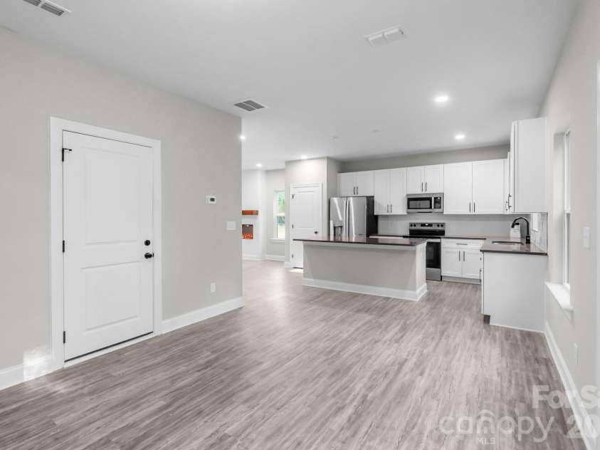 420 Killian Avenue, Mount Holly, NC 28120.  MLS# CAR4422139, YatesRealty ID 49174. 