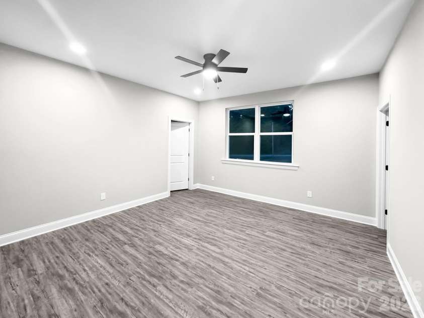 420 Killian Avenue, Mount Holly, NC 28120.  MLS# CAR4422139, YatesRealty ID 49174. 