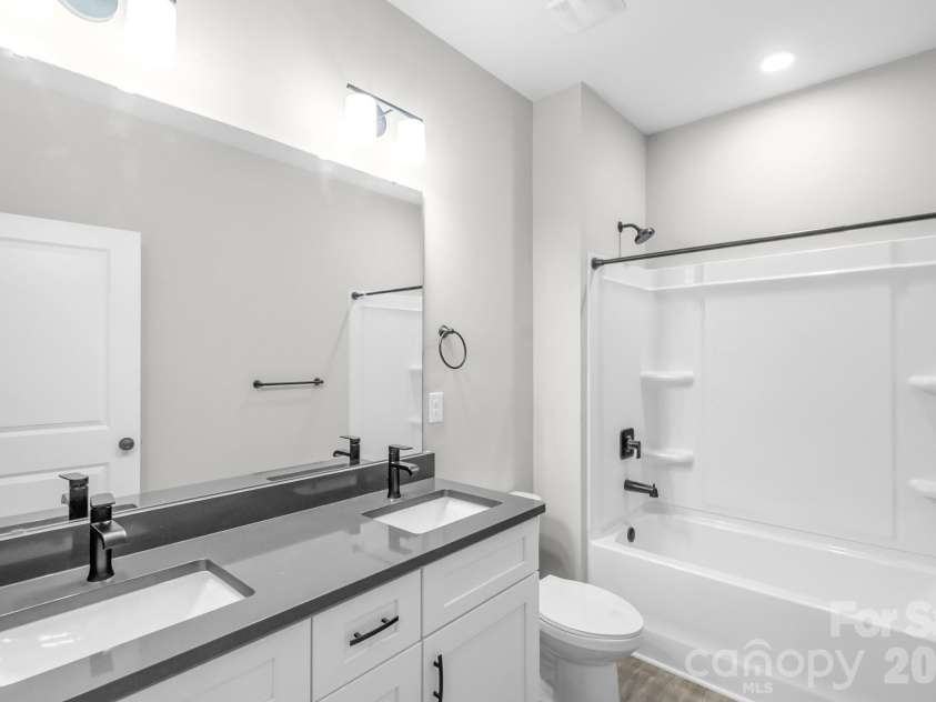 420 Killian Avenue, Mount Holly, NC 28120.  MLS# CAR4422139, YatesRealty ID 49174. 