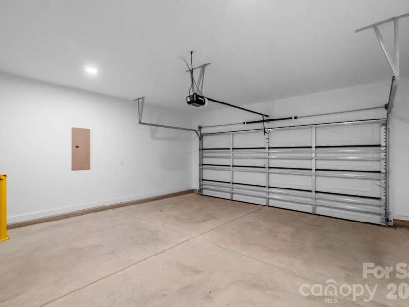 420 Killian Avenue, Mount Holly, NC 28120.  MLS# CAR4422139, YatesRealty ID 49174. 