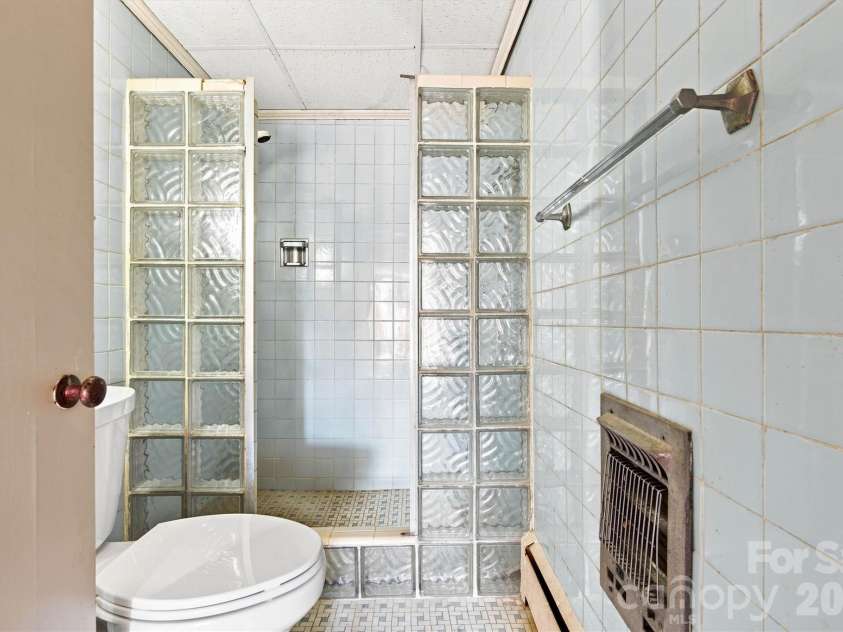 4830 Center Street, Hickory, NC 28601.  MLS# CAR4421553, YatesRealty ID 49176. Basement Bath/Shower View
