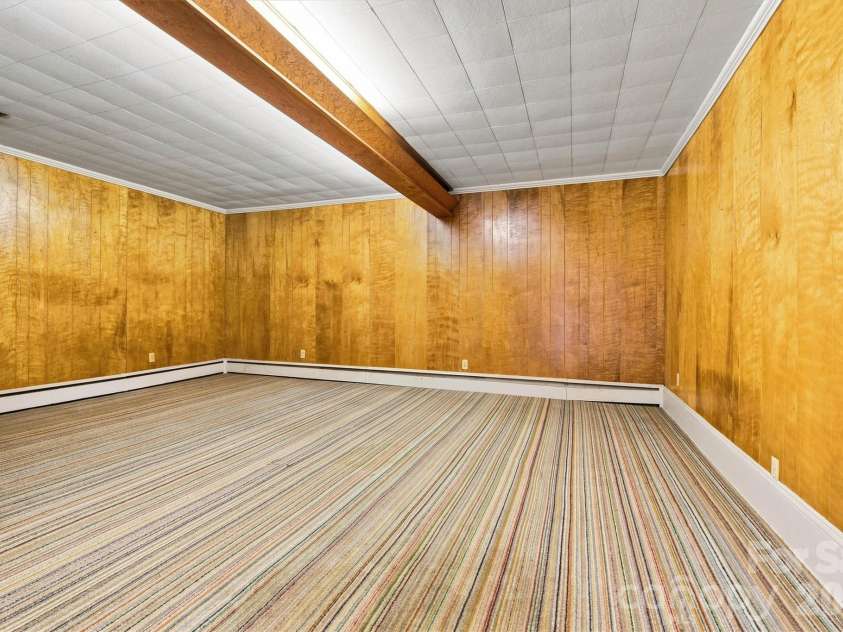 4830 Center Street, Hickory, NC 28601.  MLS# CAR4421553, YatesRealty ID 49176. Basement Flex Room