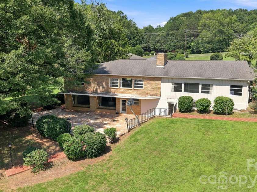 4830 Center Street, Hickory, NC 28601.  MLS# CAR4421553, YatesRealty ID 49176. Focused Back View
