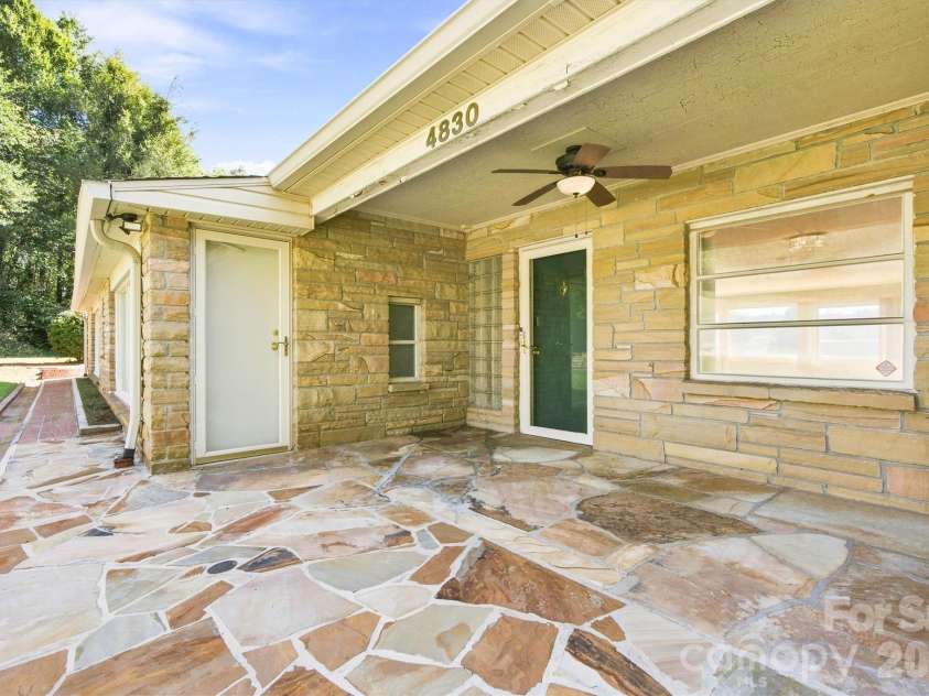 4830 Center Street, Hickory, NC 28601.  MLS# CAR4421553, YatesRealty ID 49176. Focused Front Entry View