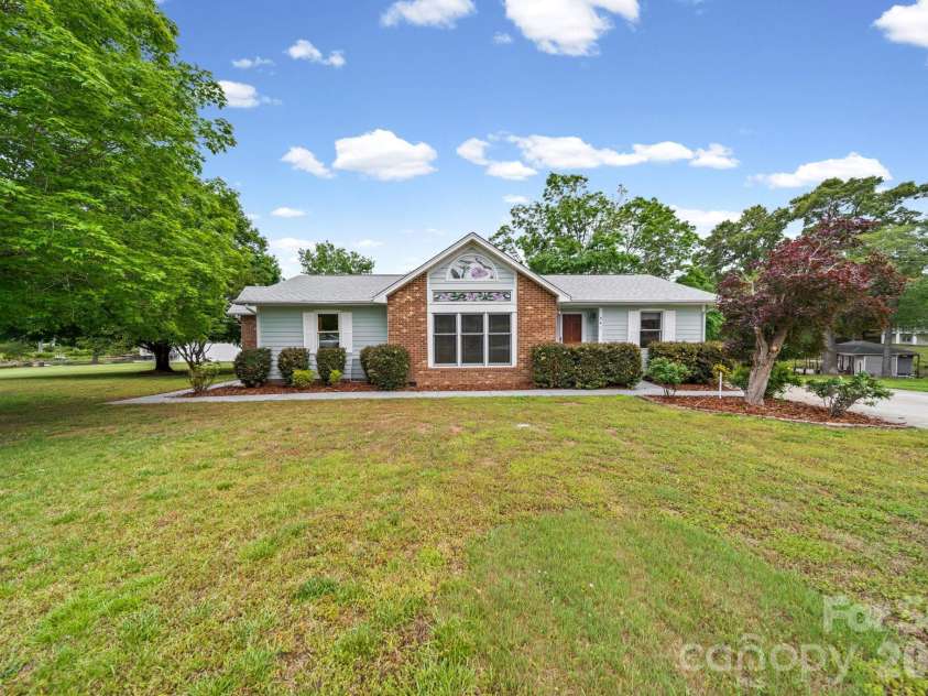 541 Harbor Road, Norwood, NC 28128.  MLS# CAR4375098, YatesRealty ID 49177. 