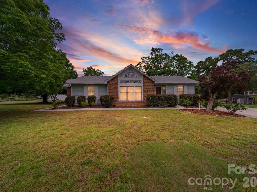 541 Harbor Road, Norwood, NC 28128.  MLS# CAR4375098, YatesRealty ID 49177. 