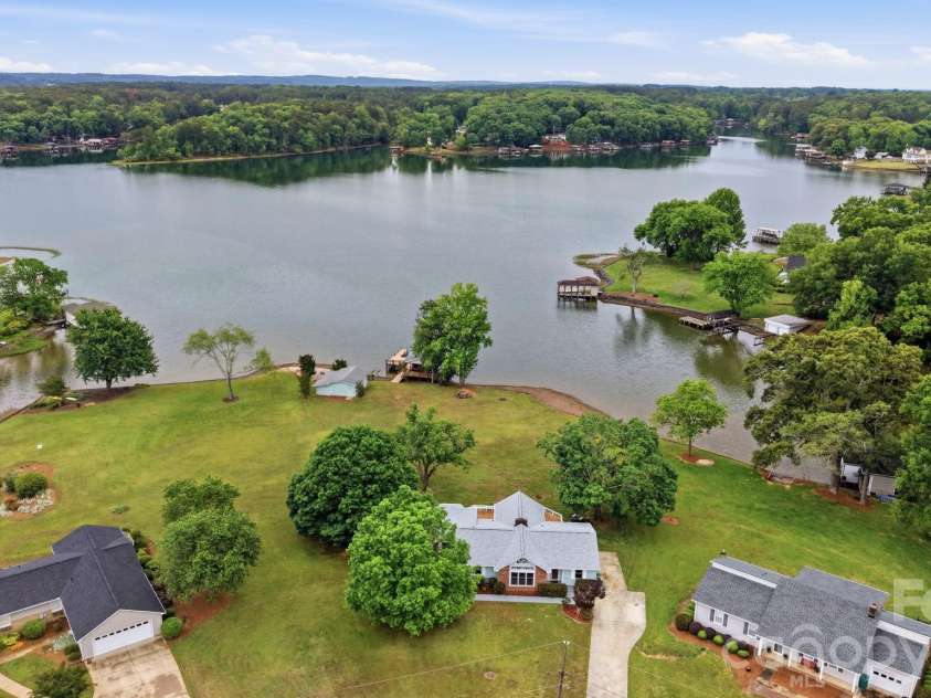 541 Harbor Road, Norwood, NC 28128.  MLS# CAR4375098, YatesRealty ID 49177. 