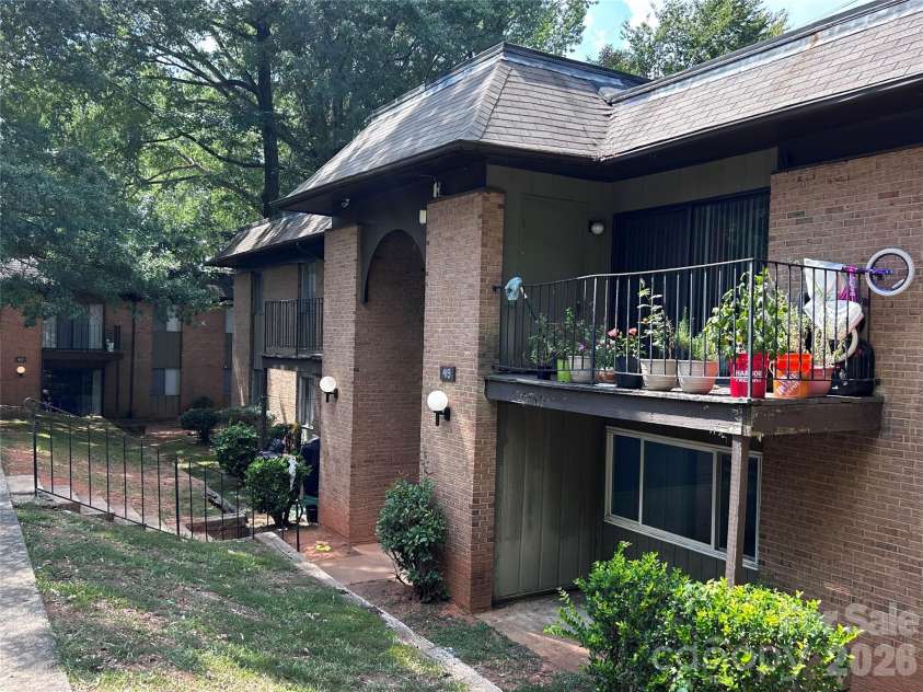 419 Orchard Trace Lane, Charlotte, NC 28213.  MLS# CAR4421673, YatesRealty ID 49178. 