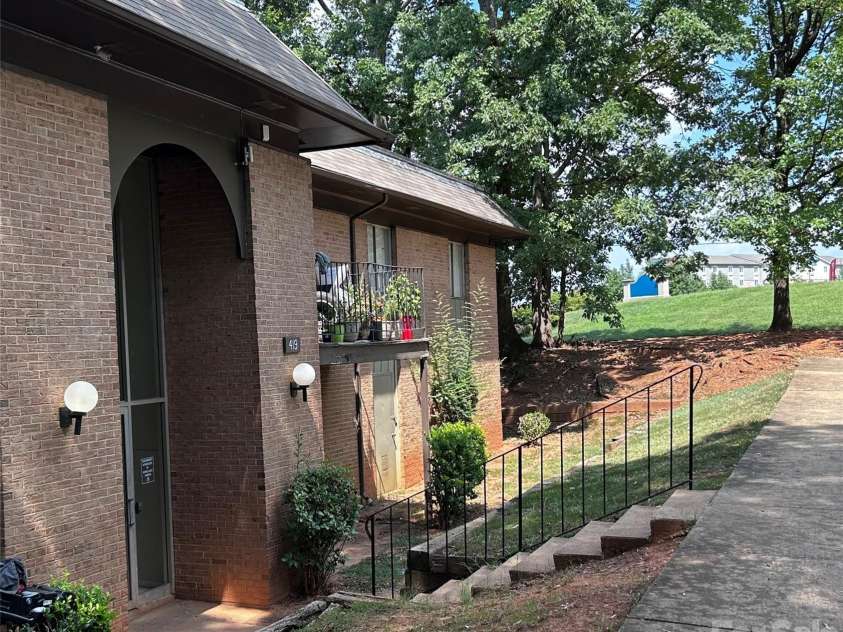 419 Orchard Trace Lane, Charlotte, NC 28213.  MLS# CAR4421673, YatesRealty ID 49178. 