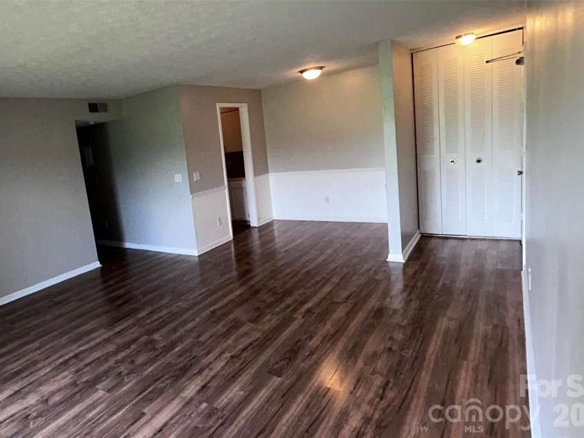 419 Orchard Trace Lane, Charlotte, NC 28213.  MLS# CAR4421673, YatesRealty ID 49178. 
